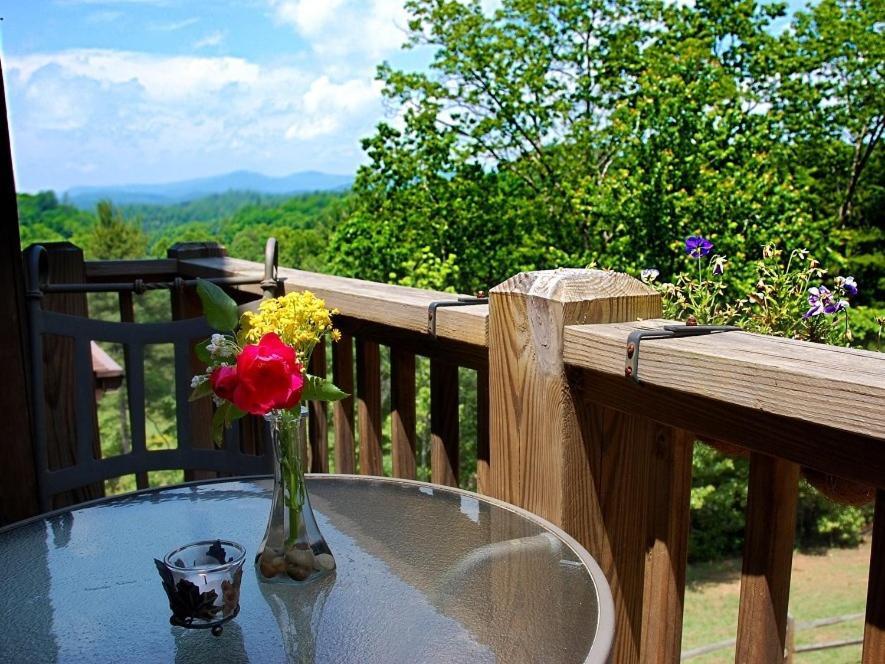 דלונגה Long Mountain Lodge Bed & Breakfast חדר תמונה
